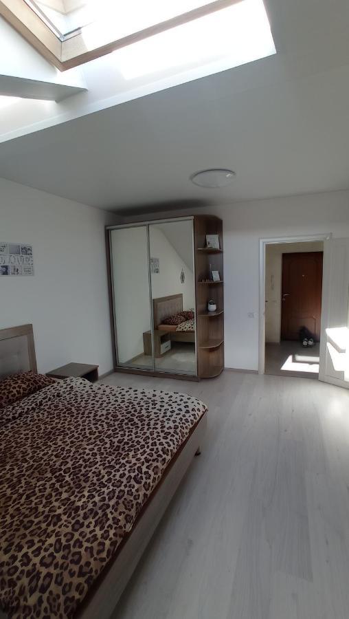 Apartament Buk Apartment Ривне Екстериор снимка